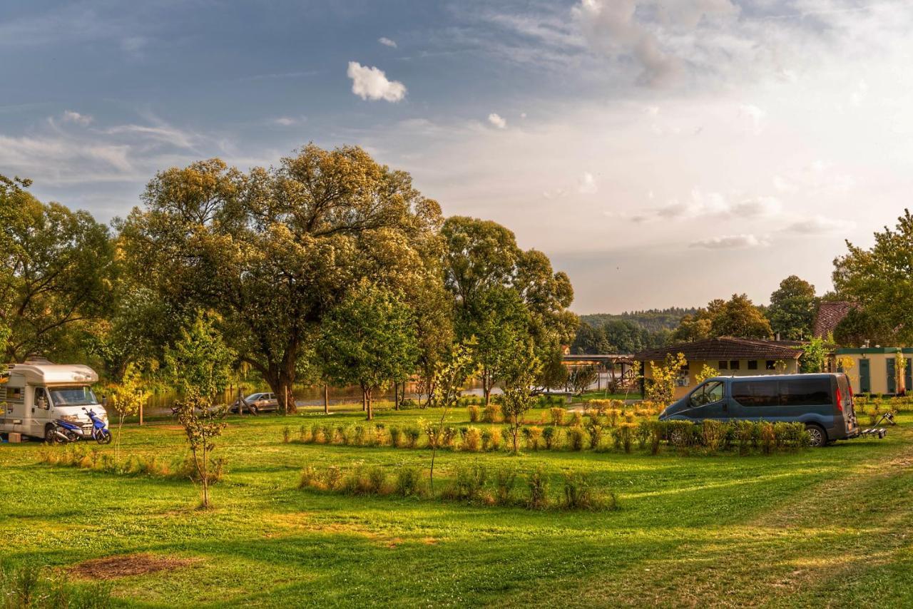 מלון Týn nad Vltavou Camping Prima מראה חיצוני תמונה